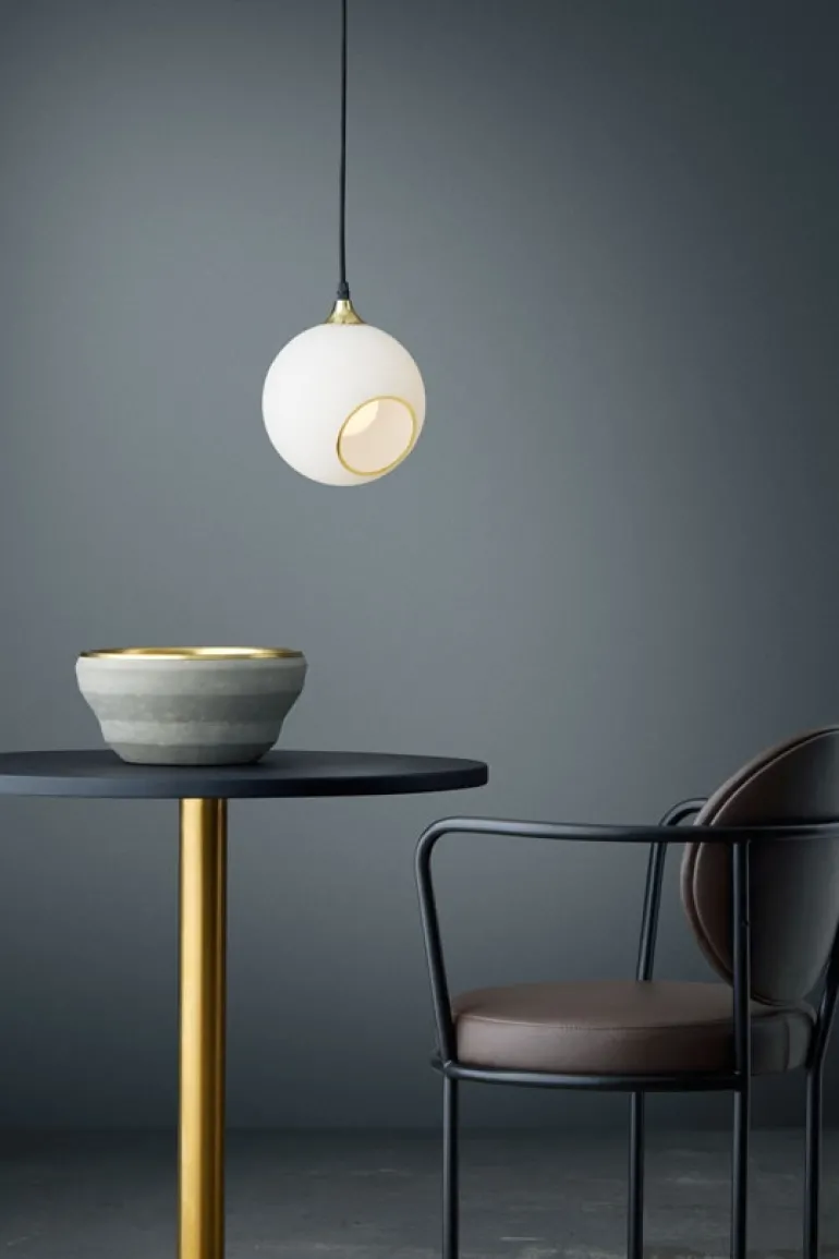 Ballroom pendel, white snow