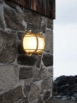 Helford udendørs væglampe, messing