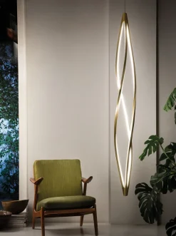 In the wind vertical pendel, guldfarvet