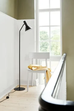 LYSS gulvlampe, mat sort