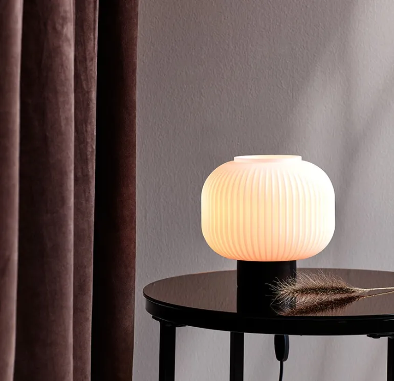 Milford bordlampe E27, metal/opal